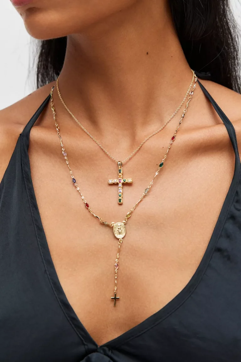 From Basic to Bold: The Power of Accessorizing