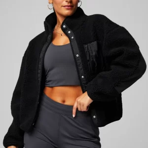 Fall Wardrobe Essentials: Sweaters & Jeans You’ll Want to Wear All Season